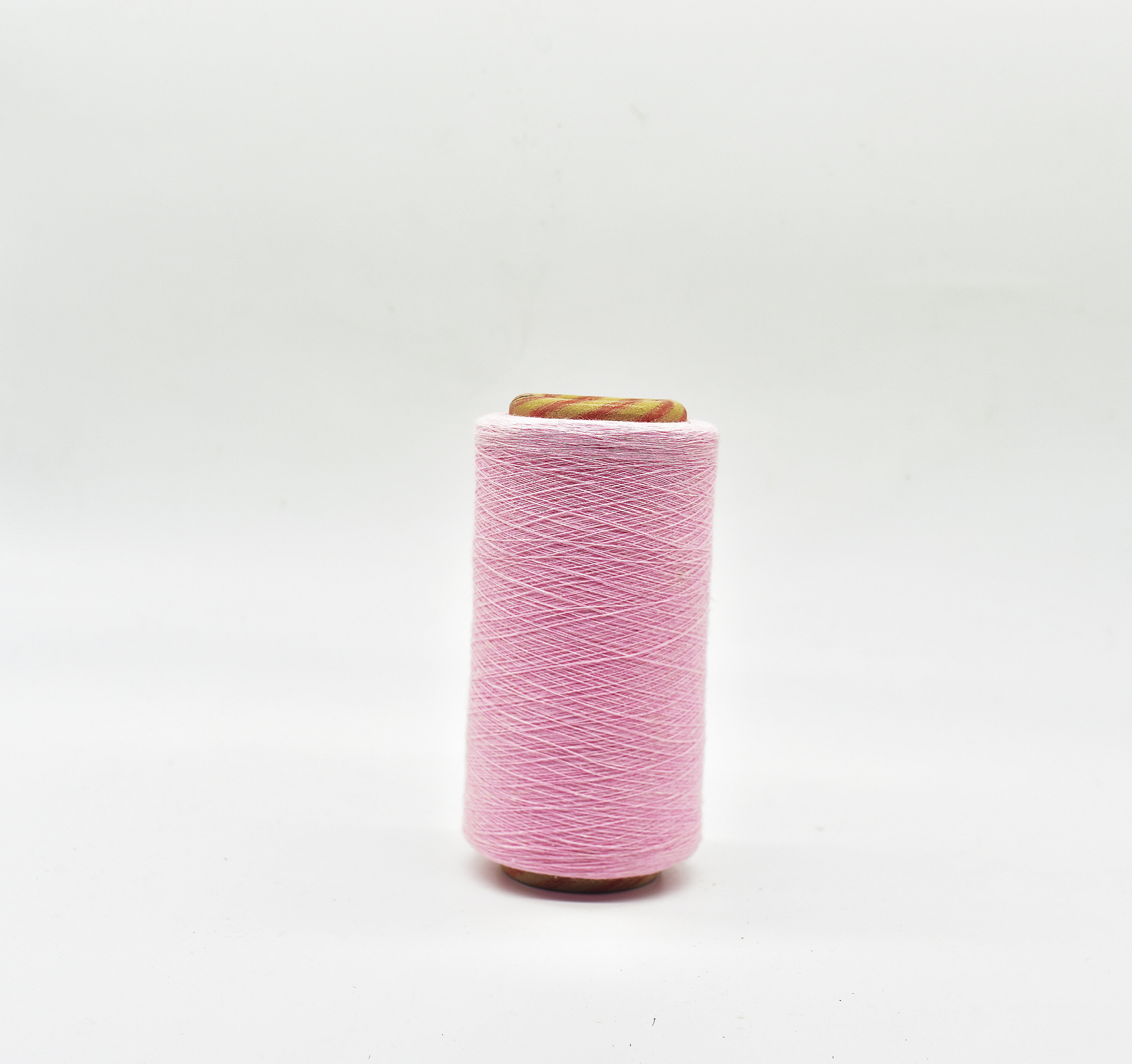 Fio de poliéster de algodão reciclado rosa NE 16s para meias de tricô